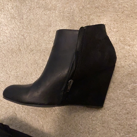 Worn a couple times size 8.5 Black pari Zumba madden girl shoes - Picture 4 of 7